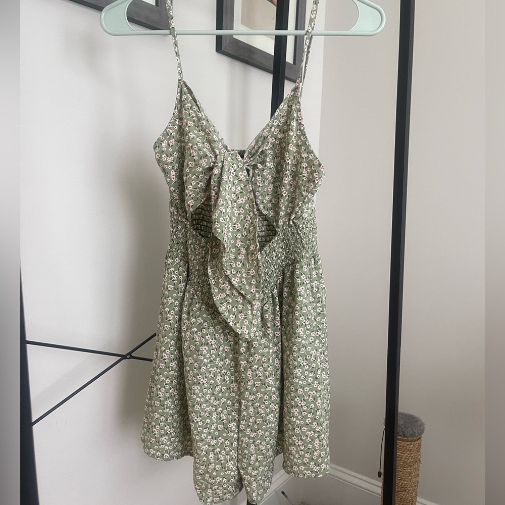 Romper front tie and cut out floral green